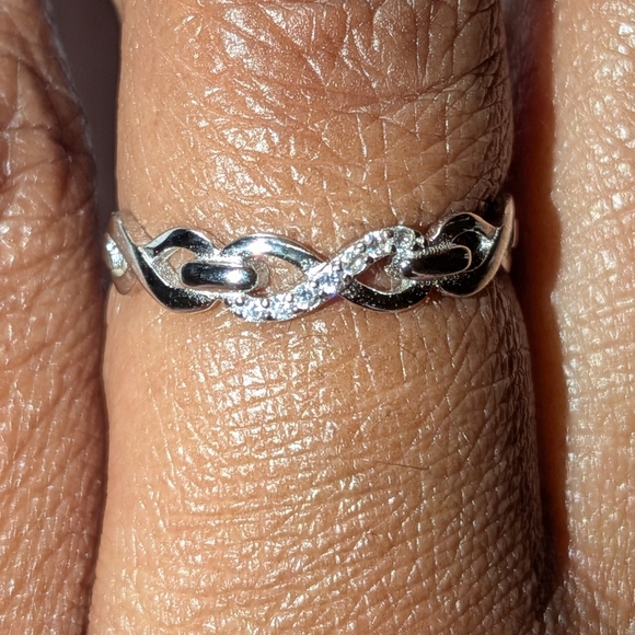 925 sterling silver infinity diamond Promise ring sz 6 main image 7